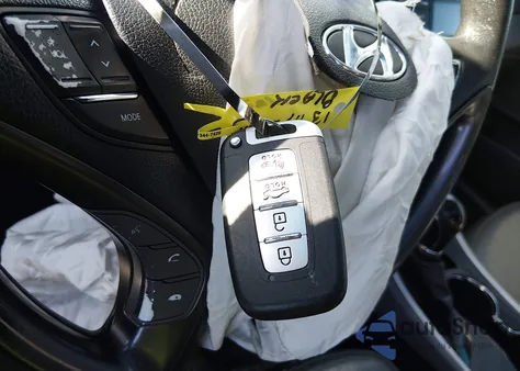 2013 Hyundai Sonata Limited 2.0T z USA, uszkodzony, nr VIN 5NPEC4AB4DH557152